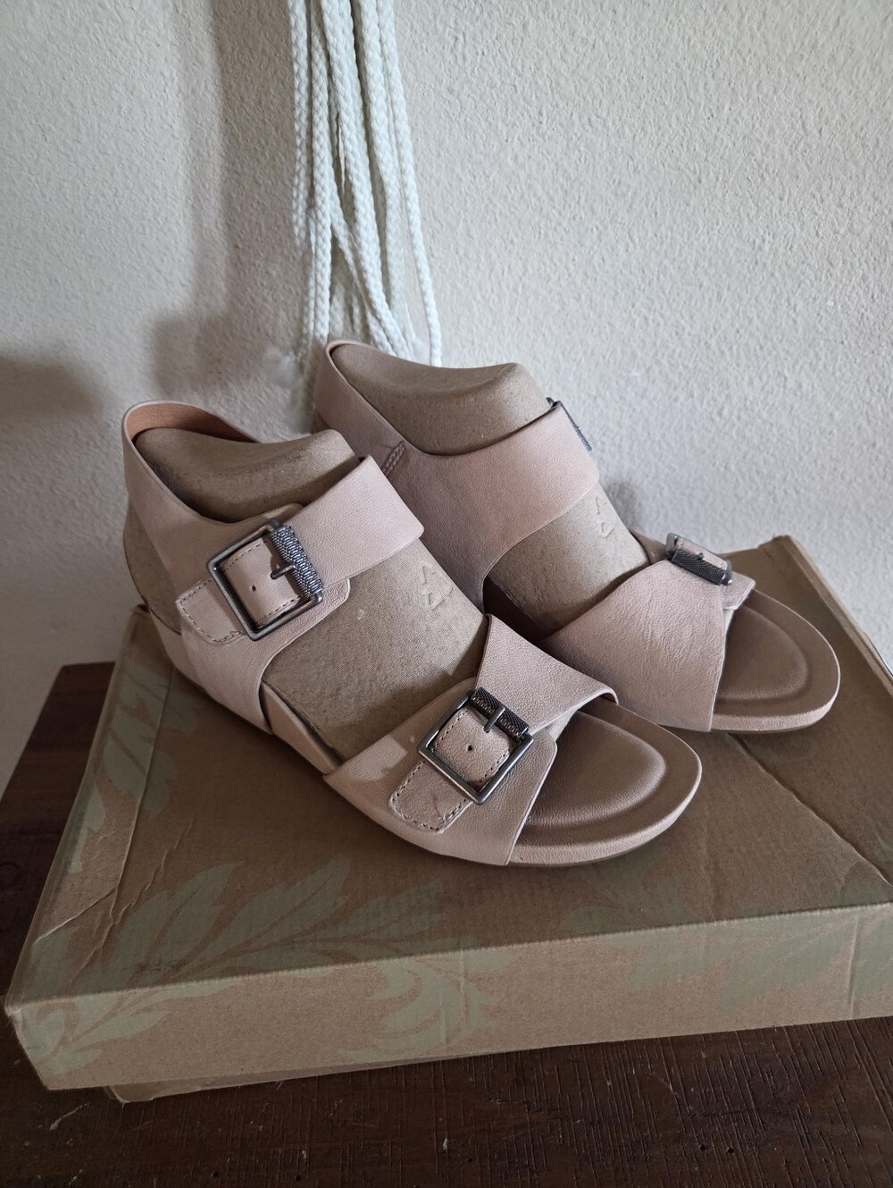 Sofft Leather Valeri Wedge Sandal Size 8.5 NWT